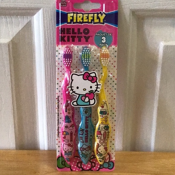 Firefly 3 Pack Hello Kitty Toothbrushes - Picture 8 of 9